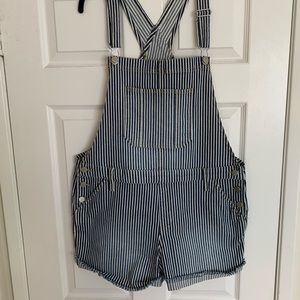 Stripped overall shorts